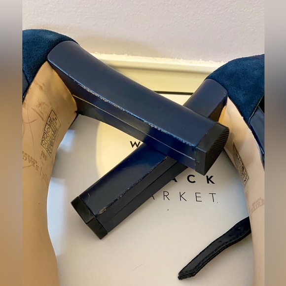 White House Black Market Cullen Navy Heels 8M - Picture 5 of 6